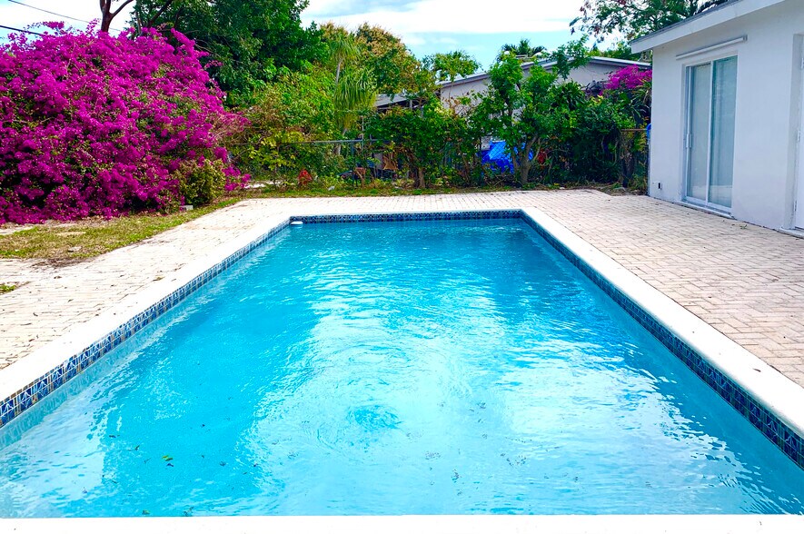 Building Photo - 6671 McKinley St