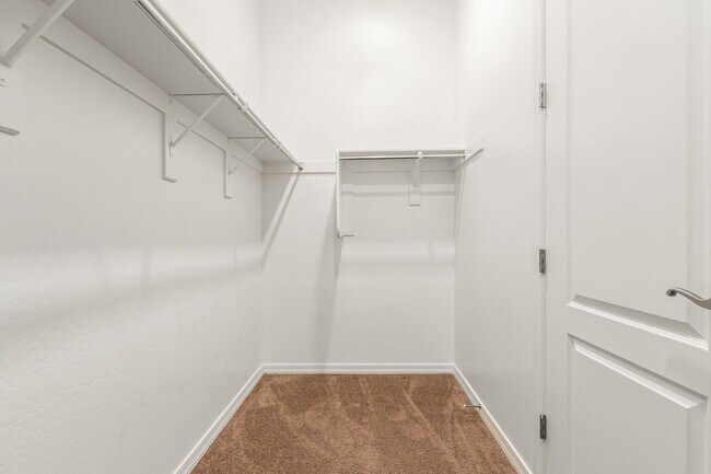 Building Photo - Rare opportunity to lease a house of this ...