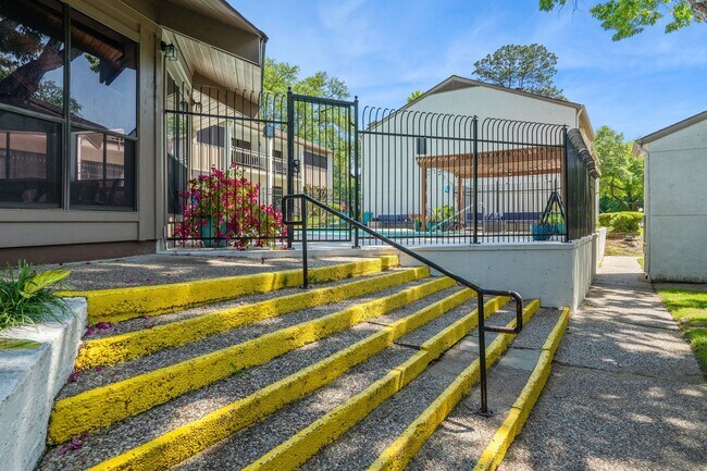 Building Photo - 12100 Melville Dr