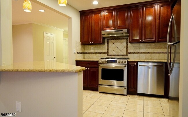 Building Photo - 61 Patriots Rd