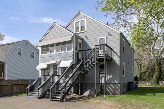 Building Photo - 46 Ivy St