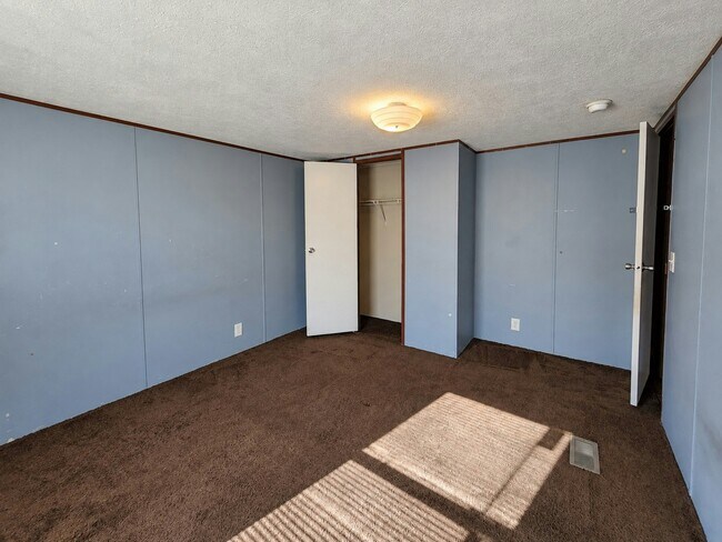 Building Photo - 102 Bakersby Ct
