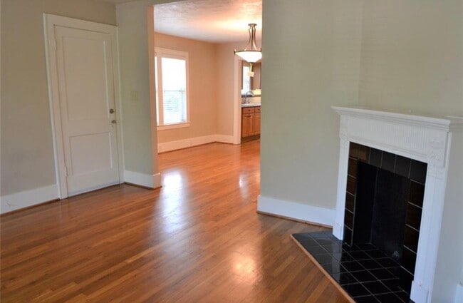 Building Photo - 1507 McDuffie St