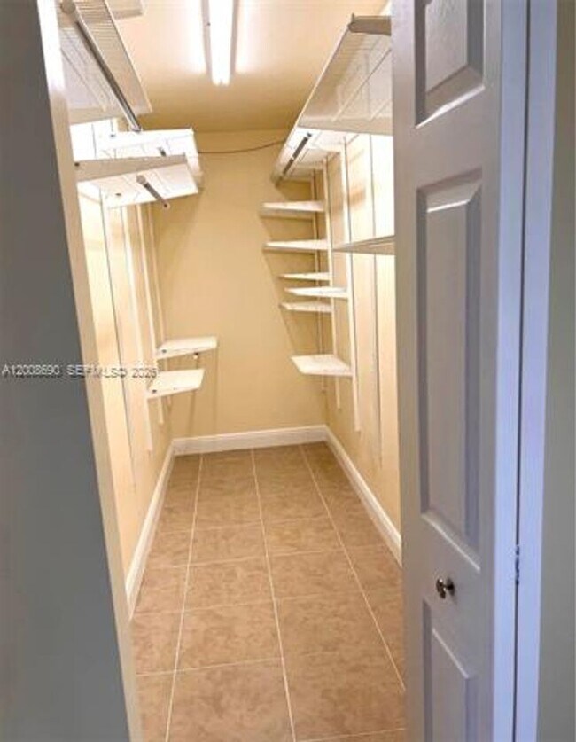 Building Photo - 10881 N Snapper Creek Dr