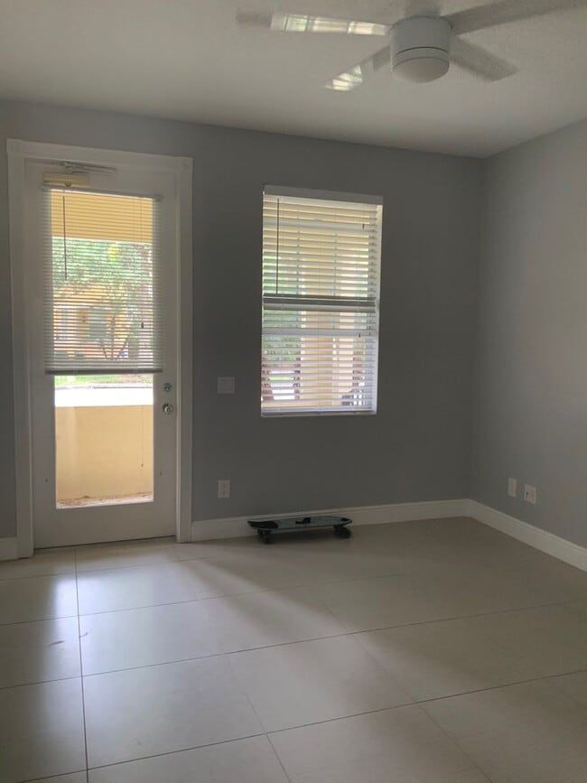 Building Photo - Beautiful 3/3 Townhome For Rent in Village...