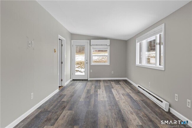 Building Photo - 1162 Moose Hill Rd