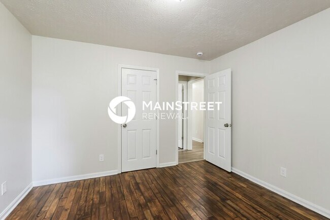 Building Photo - 3 Bedroom Pet-Friendly Home in Louisville,...