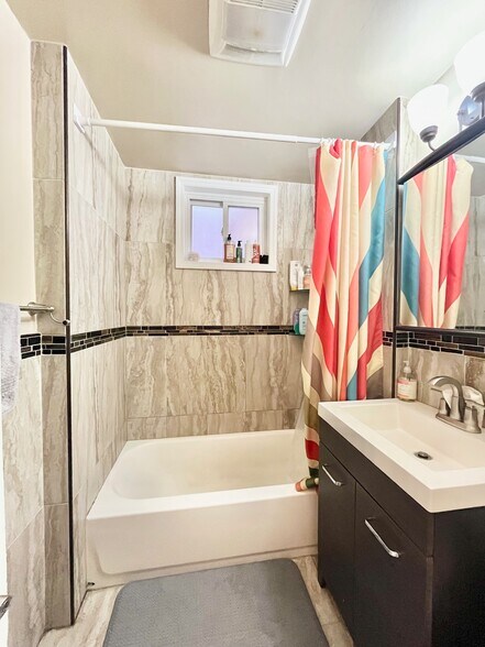 Building Photo - 2 Parker Hill Ter