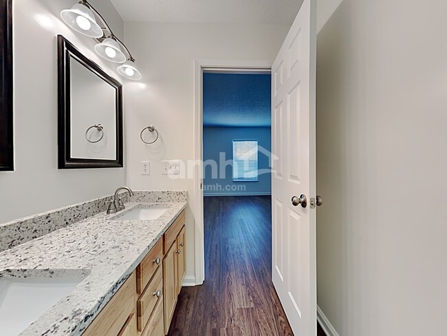 Building Photo - 1051 Briar Rose Ln