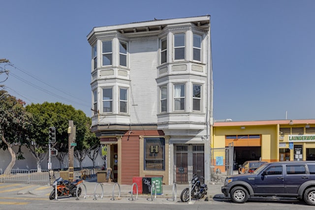 Building Photo - 2305 Folsom St