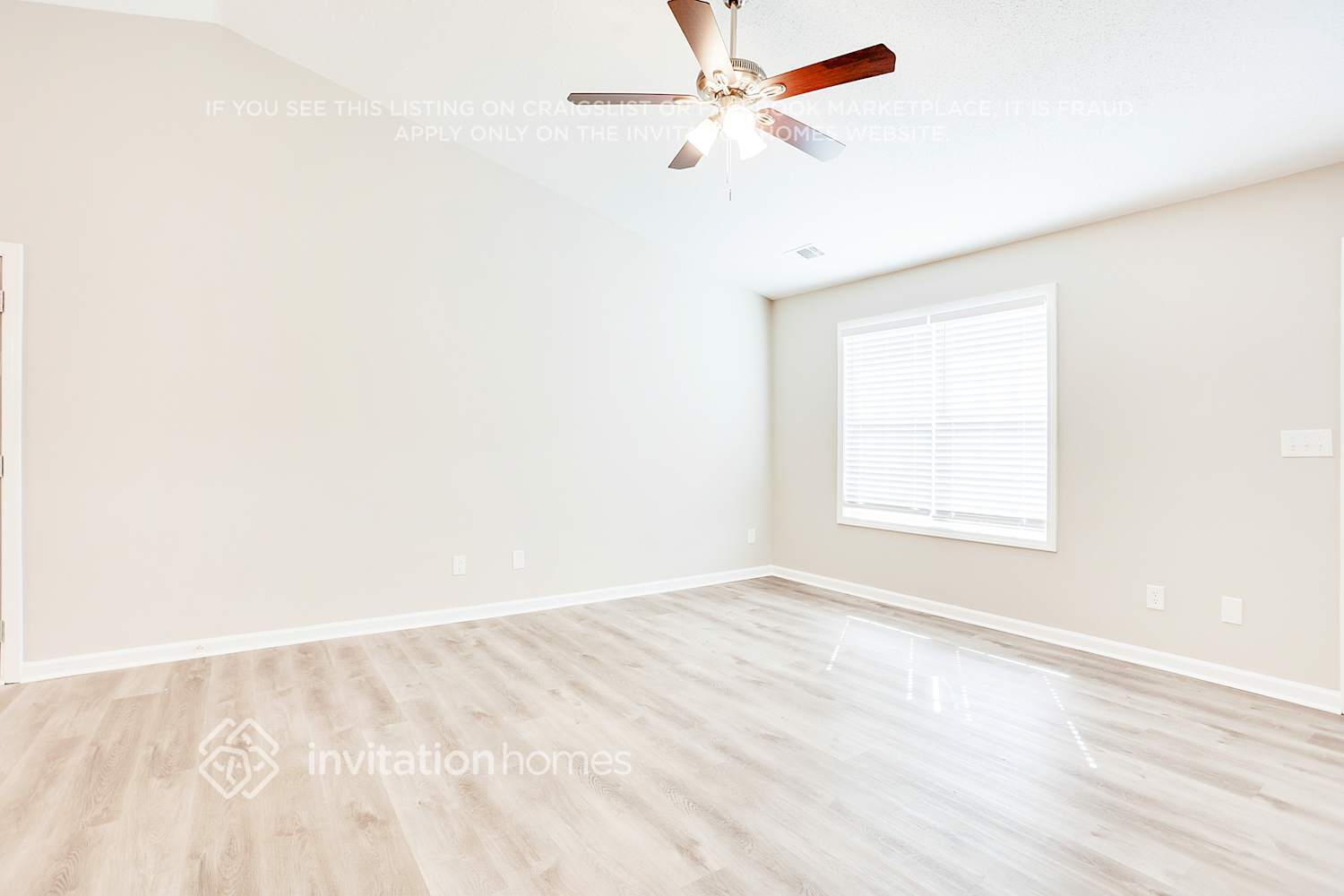 Building Photo - 17 Thorn Thicket Ct