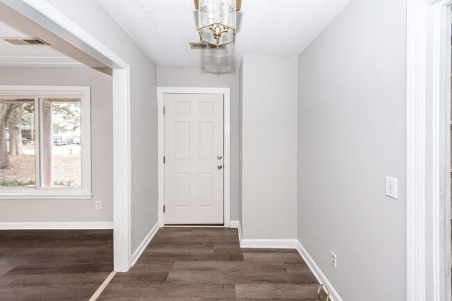 Building Photo - 4 Bedroom, 2.5 Bathroom Home on James Island