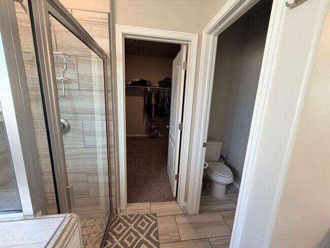 Building Photo - 1418 Santa Thomas St