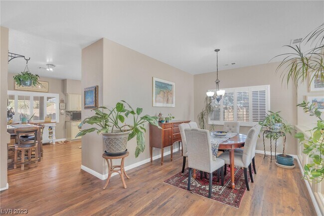 Building Photo - 3824 Sunking St