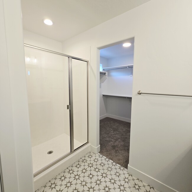 Building Photo - 4022 1100 N