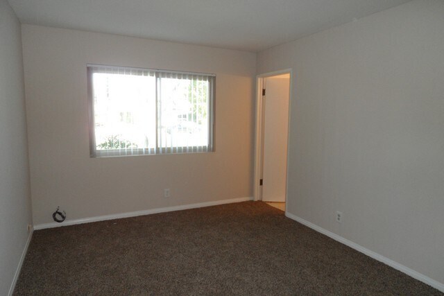 Building Photo - Spacious 6 Bedroom, 3 Bathroom, Single Fam...