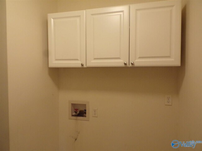 Building Photo - 14004 Hermosa Dr SW