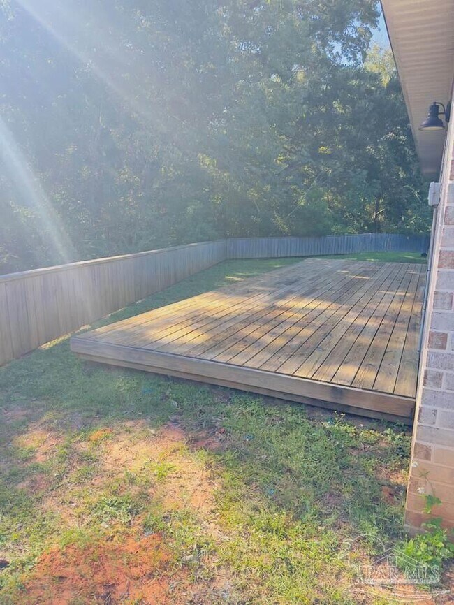 Building Photo - 6408 Sarasota St