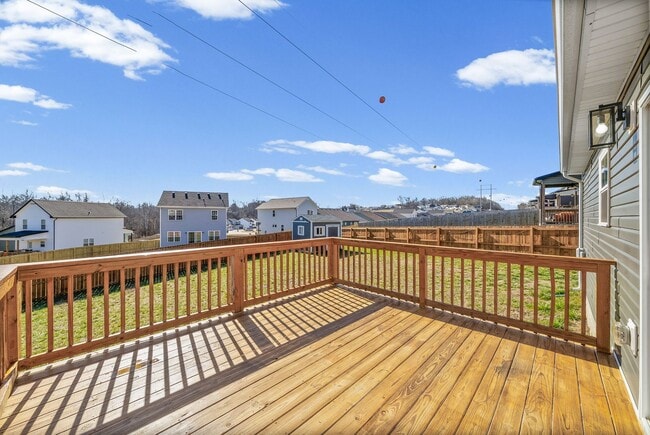 Building Photo - 3 Bedroom 2 Full Bath Home For Rent near Post!