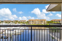 Building Photo - 2301 Marina Isle Way