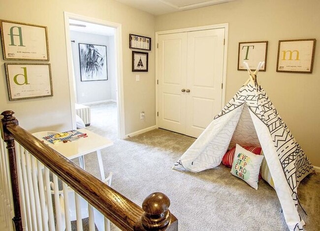 Building Photo - Coming Soon - Lovely 2 Bedroom 2.5 Bath Townhome in Goose Creek!