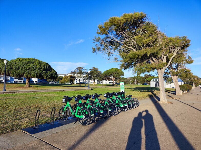 Building Photo - 2502 Jetty Dr