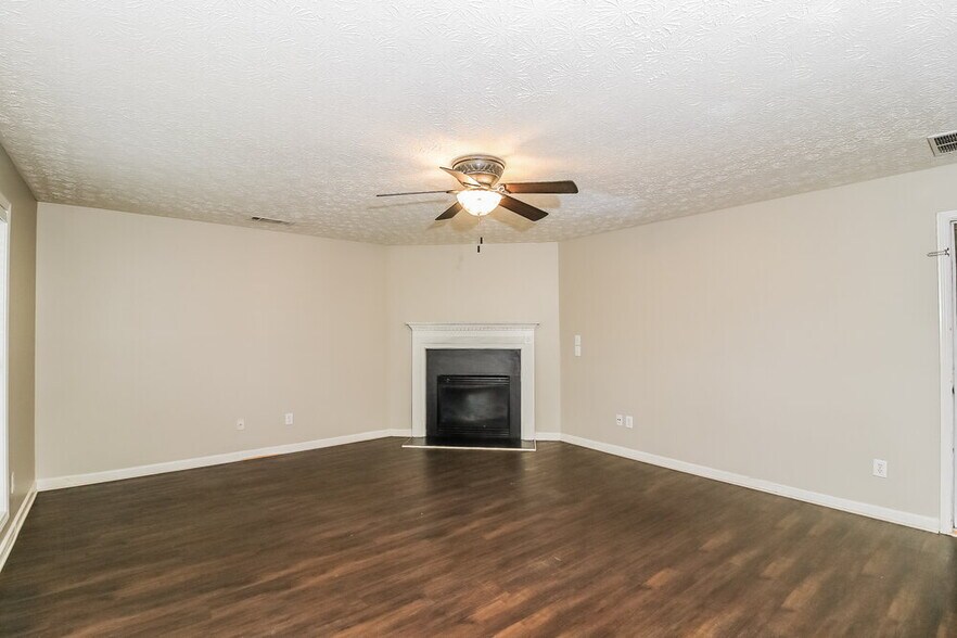 Building Photo - 3415 Wrenwood Ct