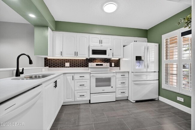 Building Photo - 42 Golf Villa Dr