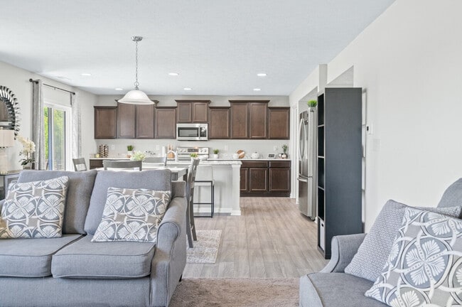 Building Photo - 4007 Woodview Dr