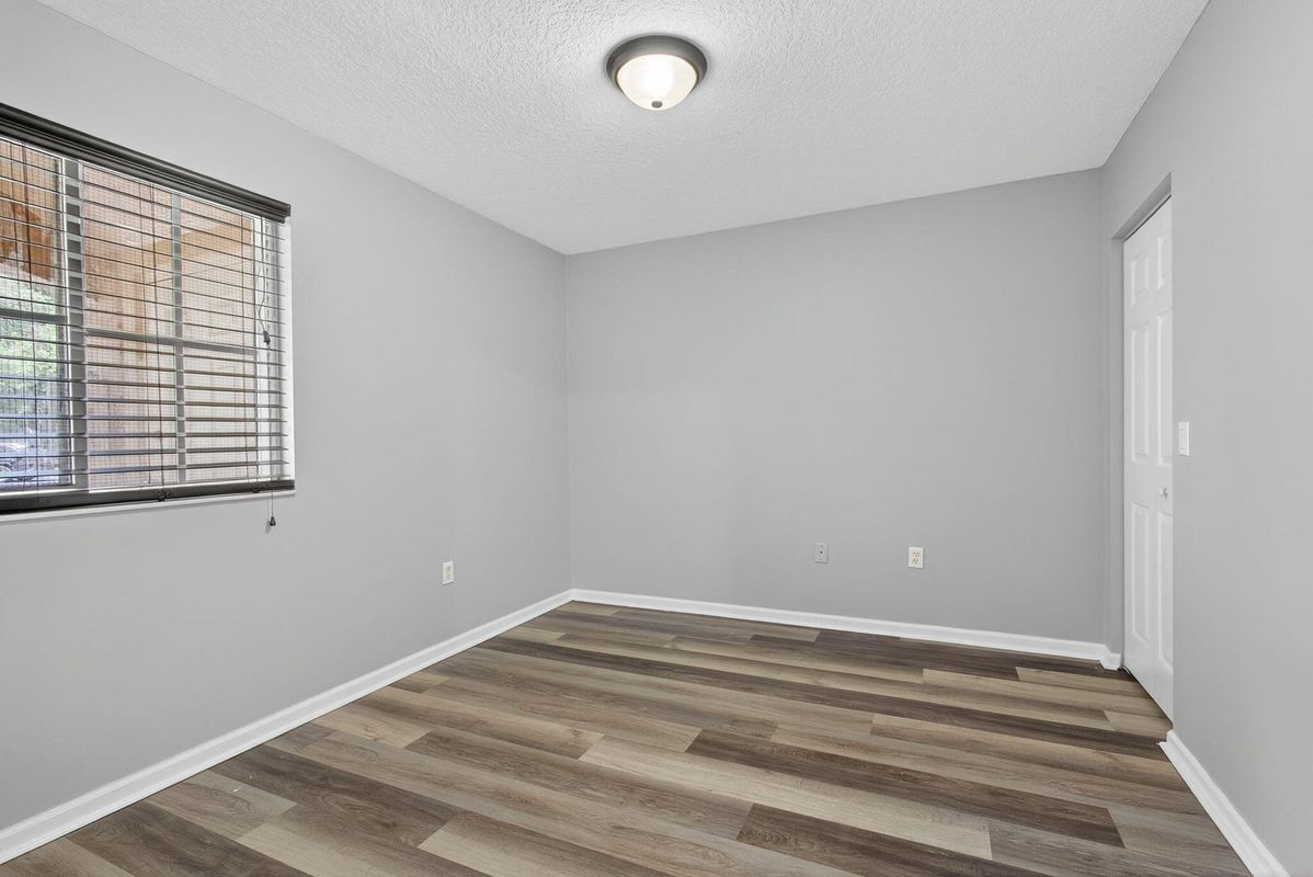 Building Photo - 3770 N Jog Rd