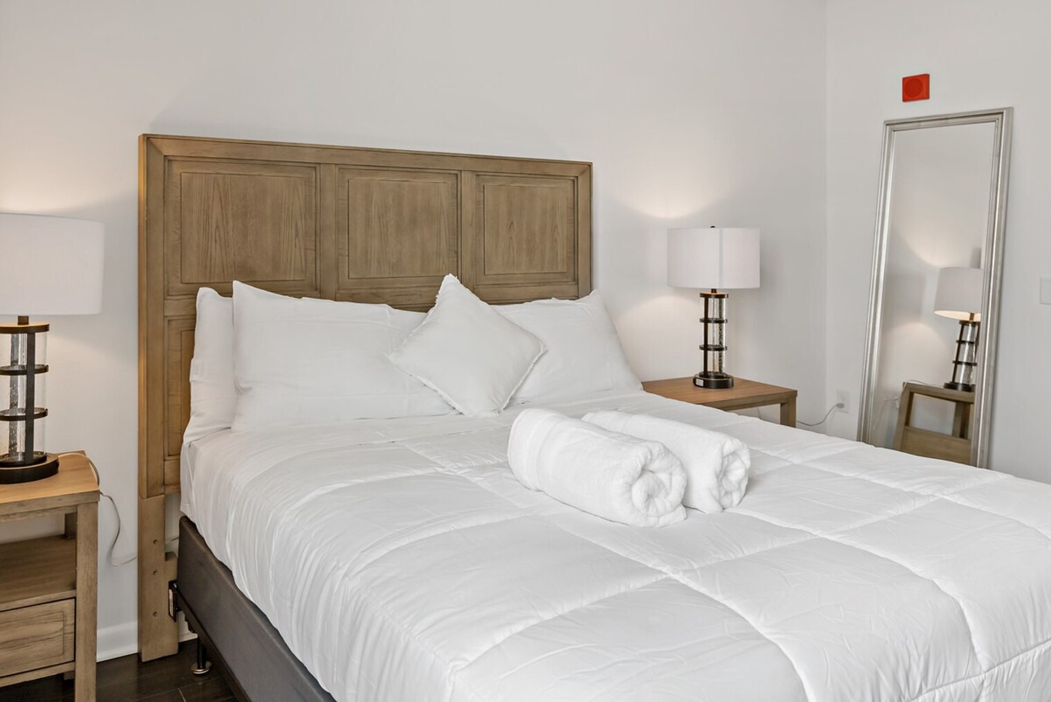 Building Photo - 1720 Saic Dr