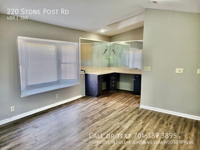 Building Photo - 220 Stone Post Rd