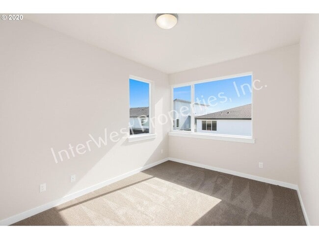 Building Photo - BEAUTIFUL NEWER CONSTRUCTION 4 BD HOME W/2...
