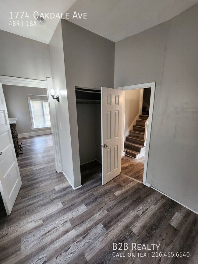 Building Photo - 1774 Oakdale Ave