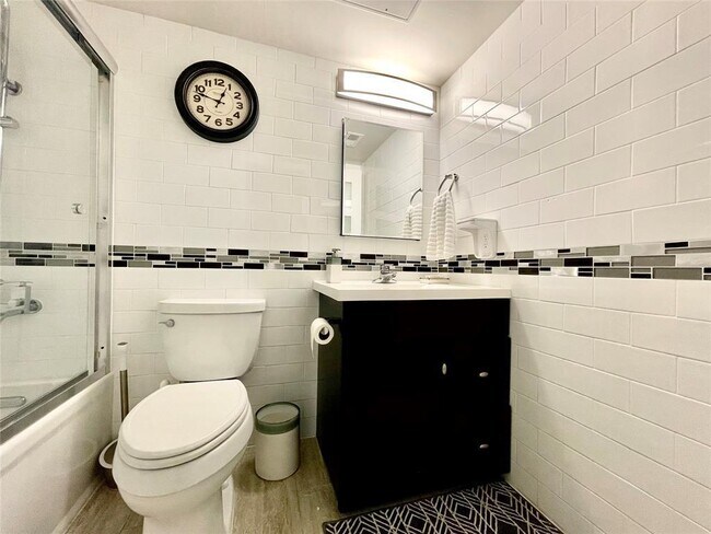 Building Photo - 3110 Red River St