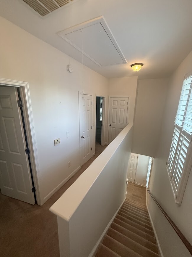 Building Photo - 951 Hendrick Ave