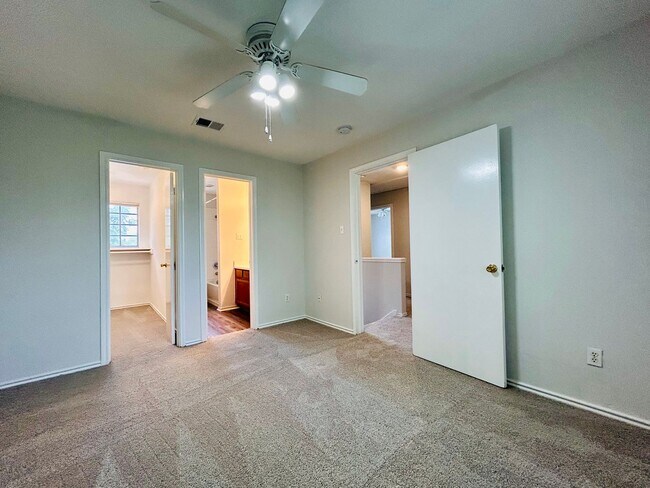 Building Photo - 8508 Apple Carrie Cove