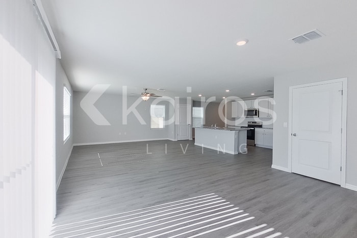 Building Photo - 8621 SW 43rd Ter