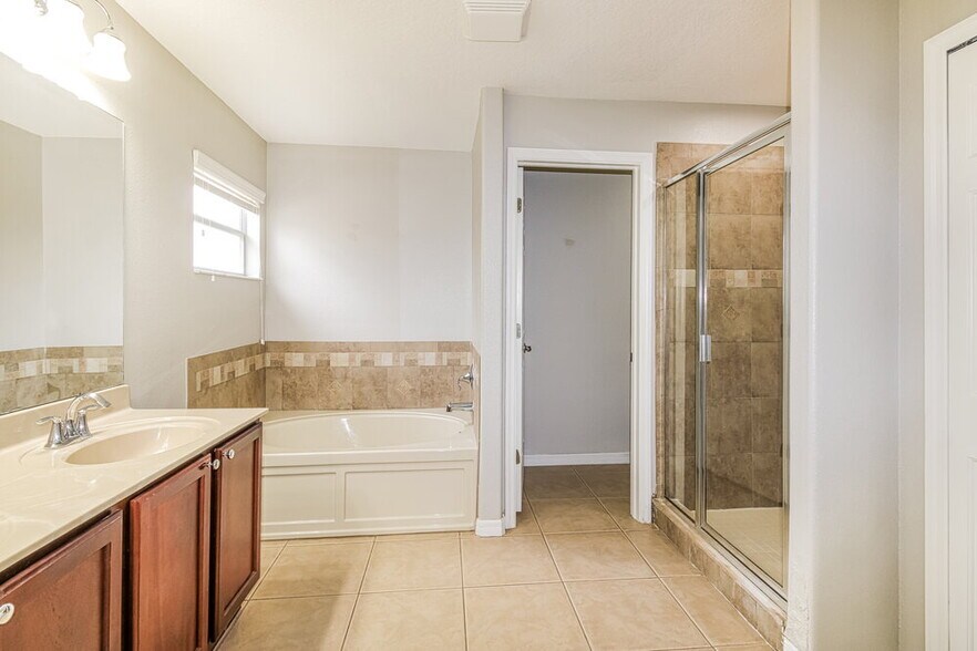 Building Photo - 4023 Braemere Dr