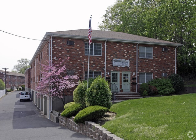 Primary Photo - Jamestown Apartments