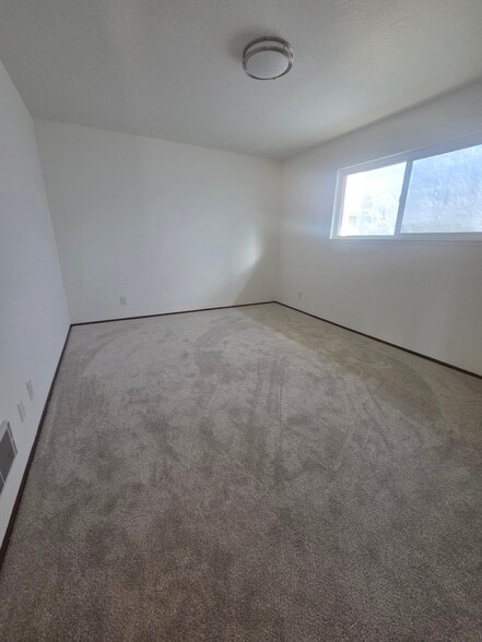 Building Photo - 3124 Yosemite Ave