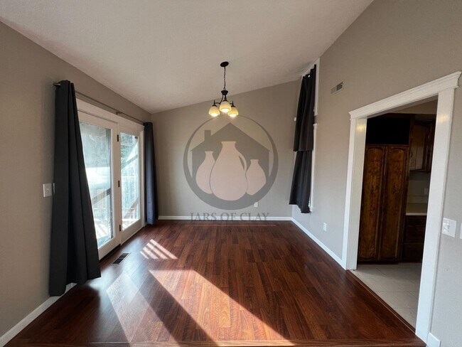 Building Photo - Beautiful South Salem Home-