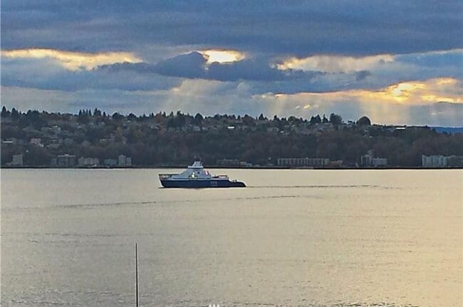 Building Photo - 2Bd/2Ba Seattle Condo