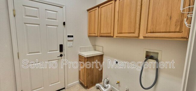 Building Photo - 1085 Crystal Springs Dr