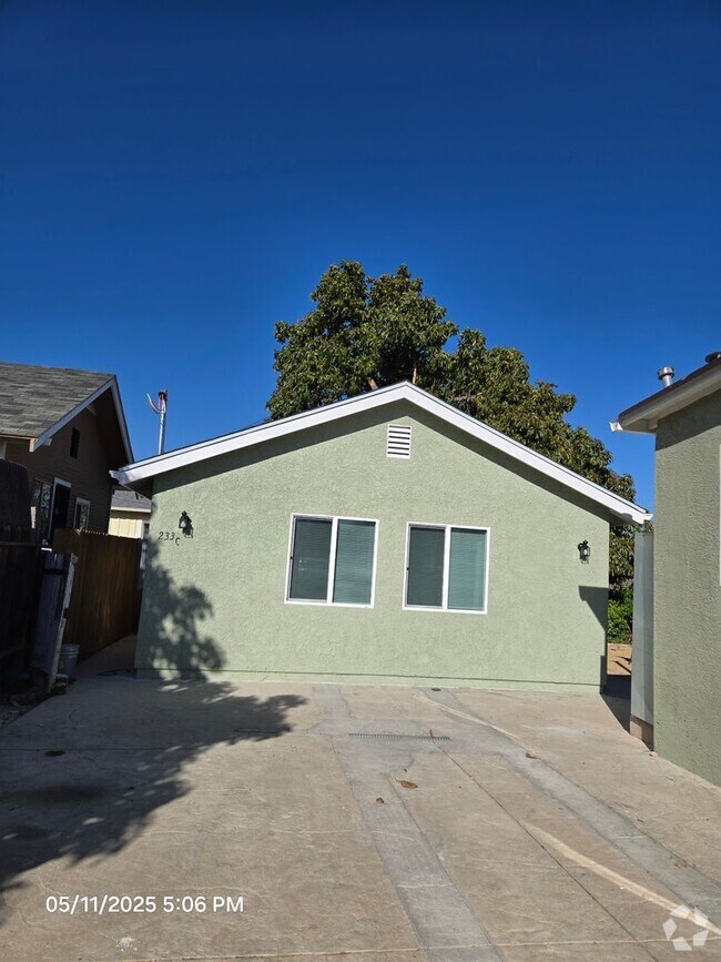 Building Photo - Duplex-1 + 1 $2200-BRAND NEW UNIT