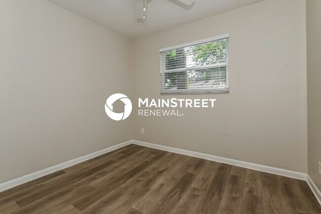 Building Photo - 3 Bedroom Pet-Friendly Home in Jacksonville, FL with Main Street Renewal