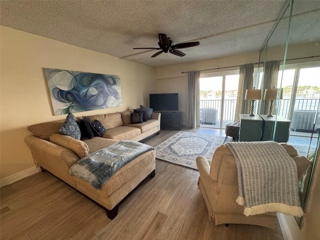 Building Photo - 95 N Birch Rd