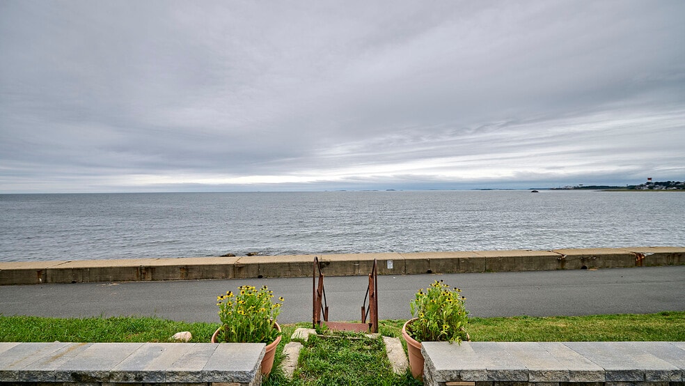 Back view - 97 Grovers Ave