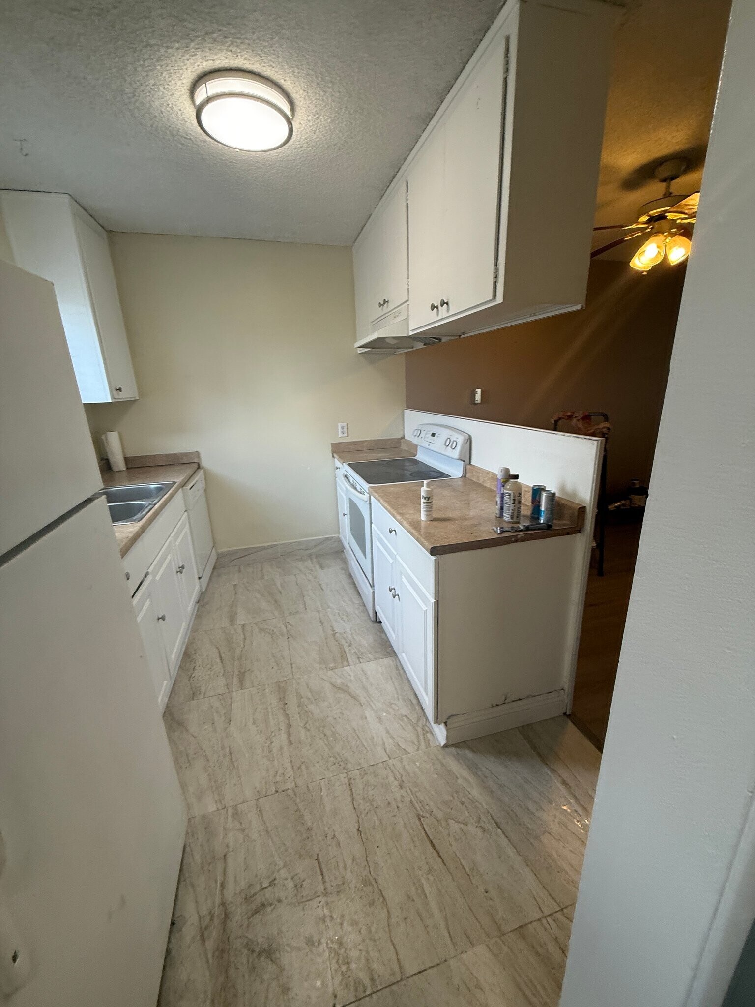 Building Photo - 4530 Vandever Ave