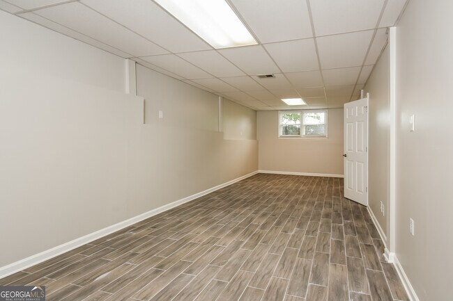 Building Photo - 17 Stonecreek Dr SW